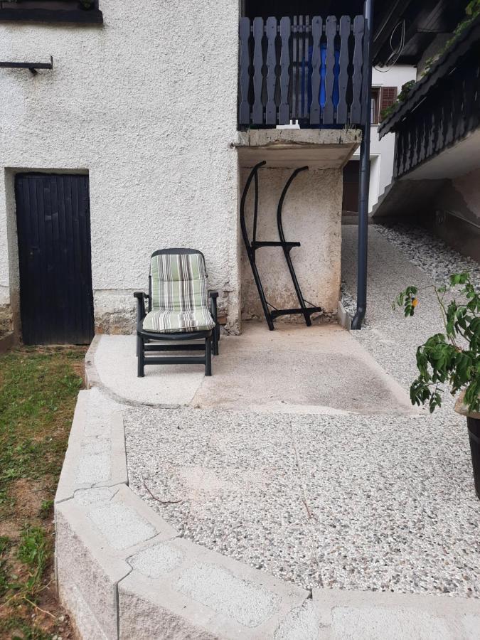 Apartamento Sobe Tanja Podbrdo Exterior foto