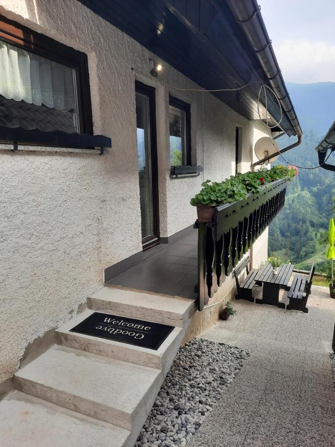 Apartamento Sobe Tanja Podbrdo Exterior foto
