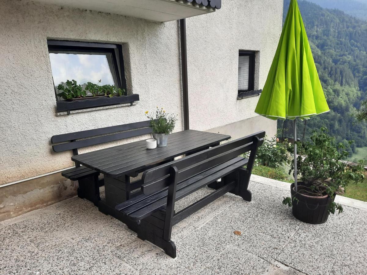 Apartamento Sobe Tanja Podbrdo Exterior foto