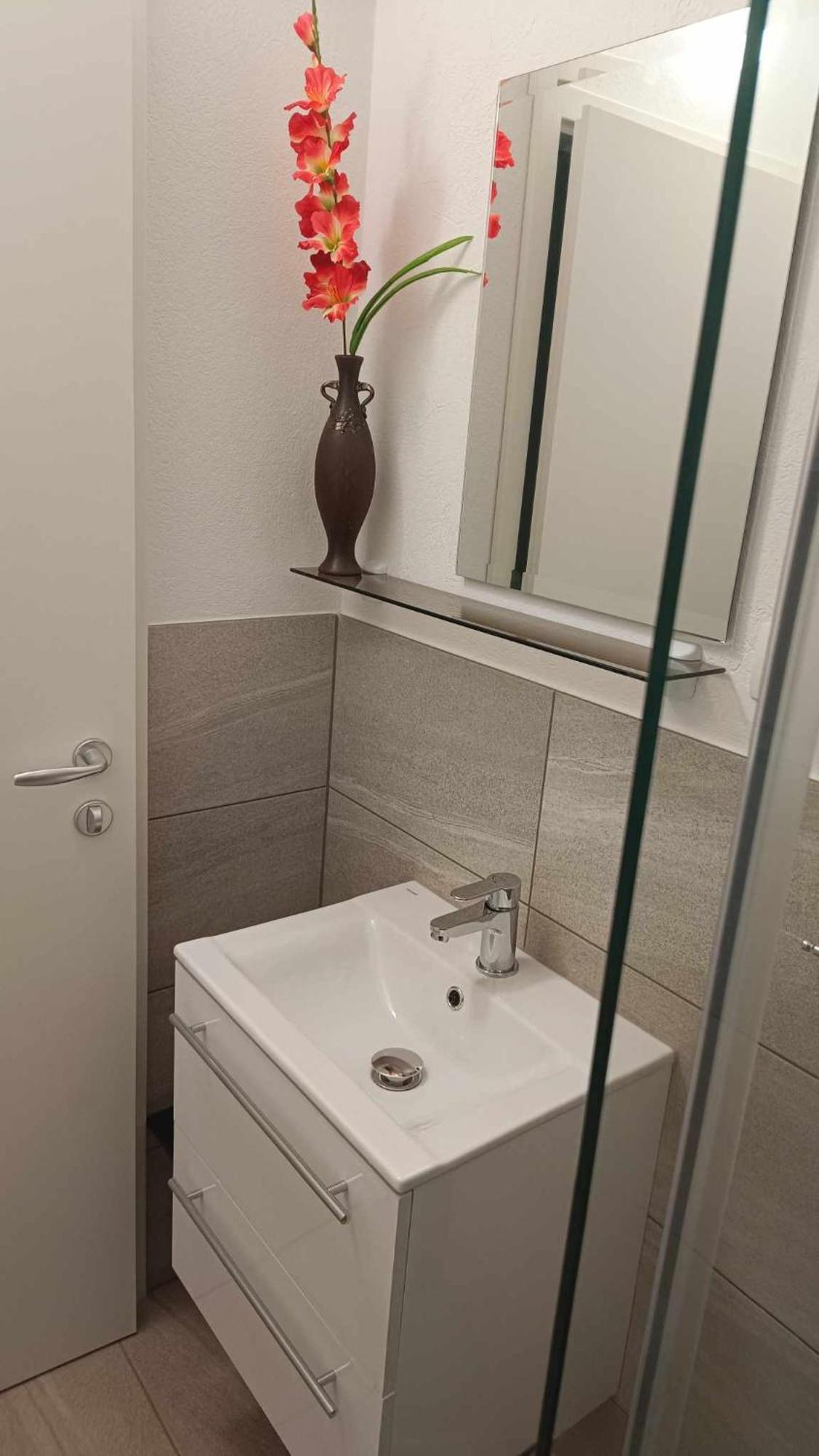 Apartamento Sobe Tanja Podbrdo Exterior foto