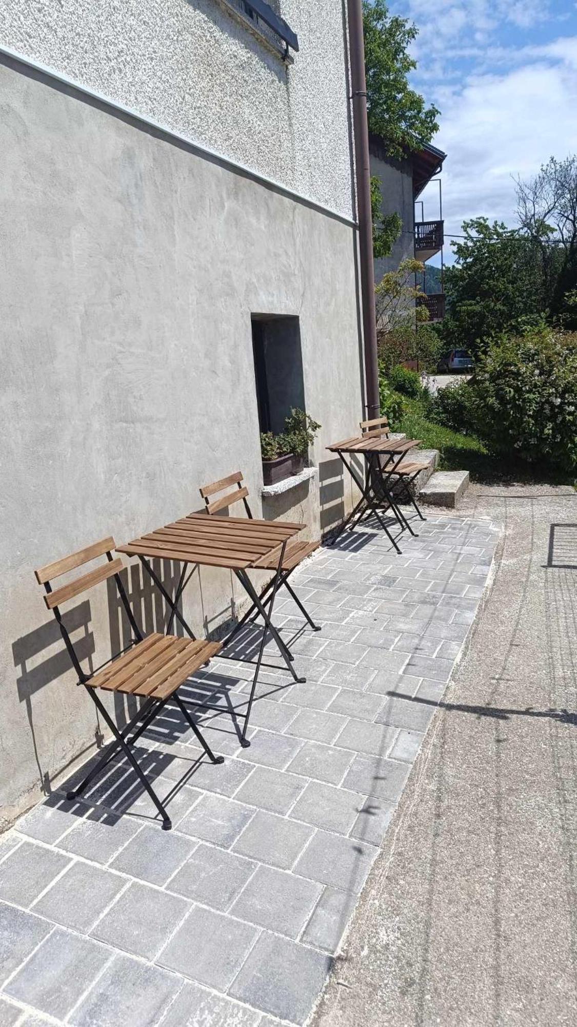 Apartamento Sobe Tanja Podbrdo Exterior foto